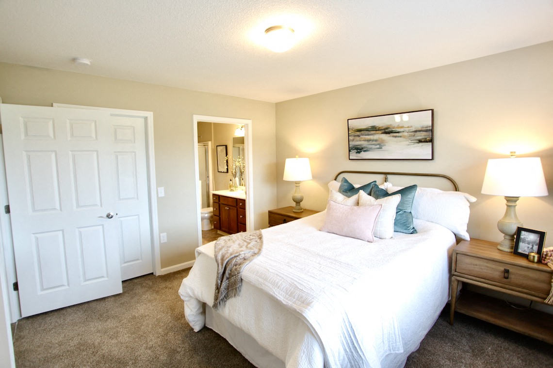 Photos and Video of Laurel Bluff Apartments in Reynoldsburg, OH